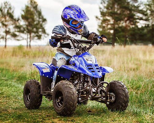 Как выбрать детскую экипировку для квадроцикла?